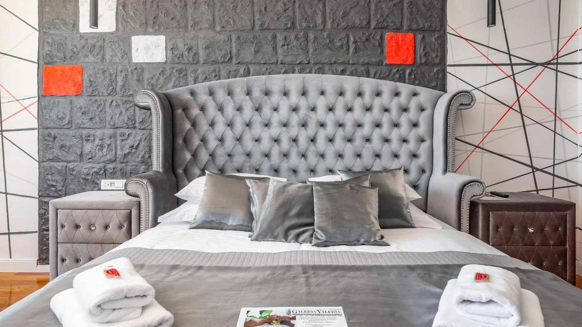 Galeria Valeria Seaside Downtown - Mag Quaint & Elegant Boutique Hotels Split