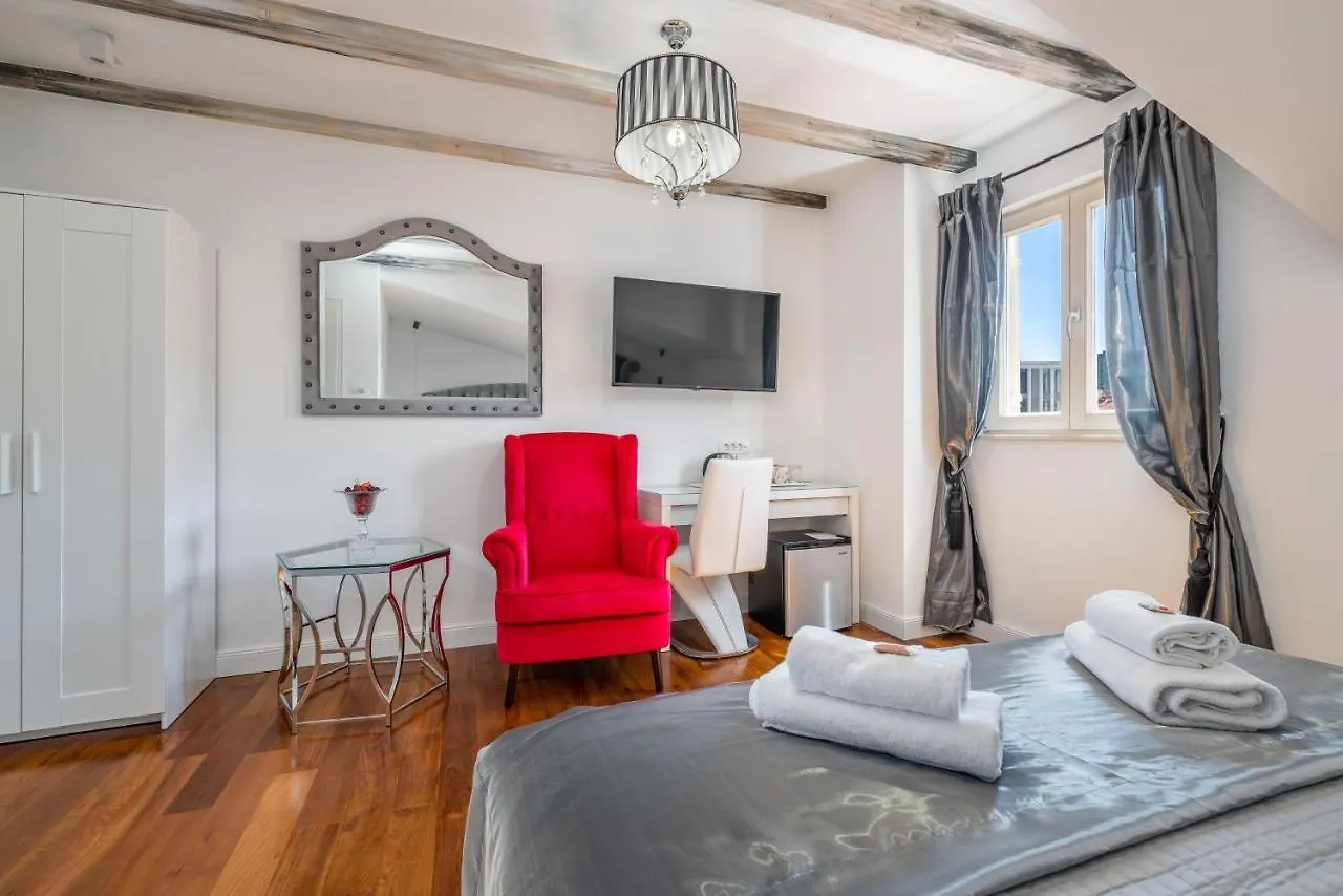 ****  Galeria Valeria Seaside Downtown - Mag Quaint & Elegant Boutique Hotels Split Croatia
