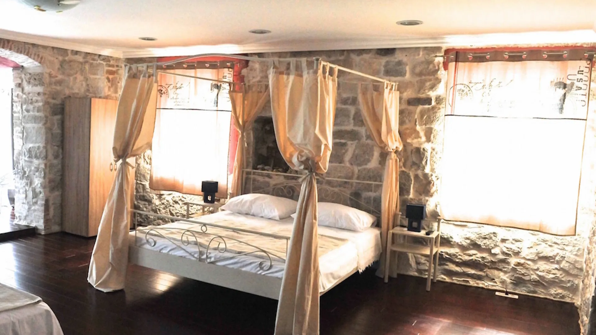Galeria Valeria Seaside Downtown - Mag Quaint & Elegant Boutique Hotels Split