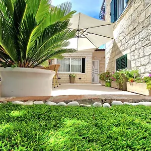 Maison d'hôtes And Nona Stella, Split