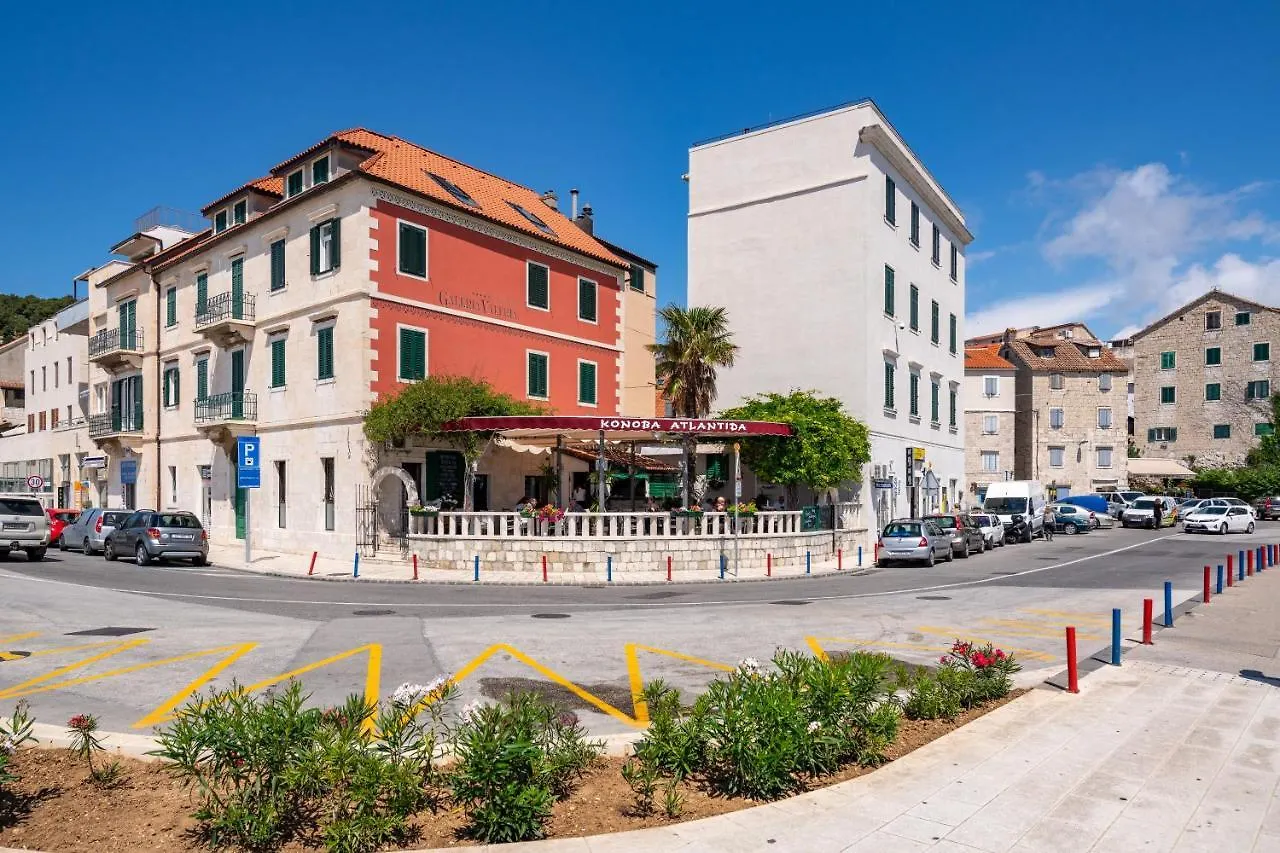 Galeria Valeria Seaside Downtown - Mag Quaint & Elegant Boutique Hotels Split